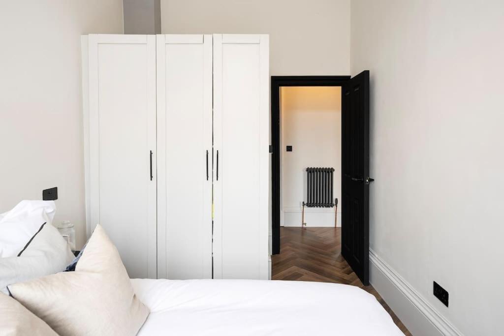 High End Free Parking Wifi Balcony Ensuite Челтенхам Экстерьер фото
