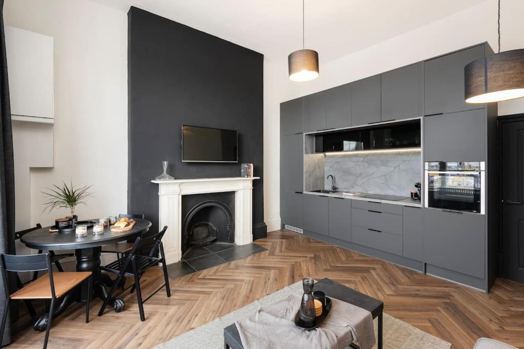 High End Free Parking Wifi Balcony Ensuite Челтенхам Экстерьер фото